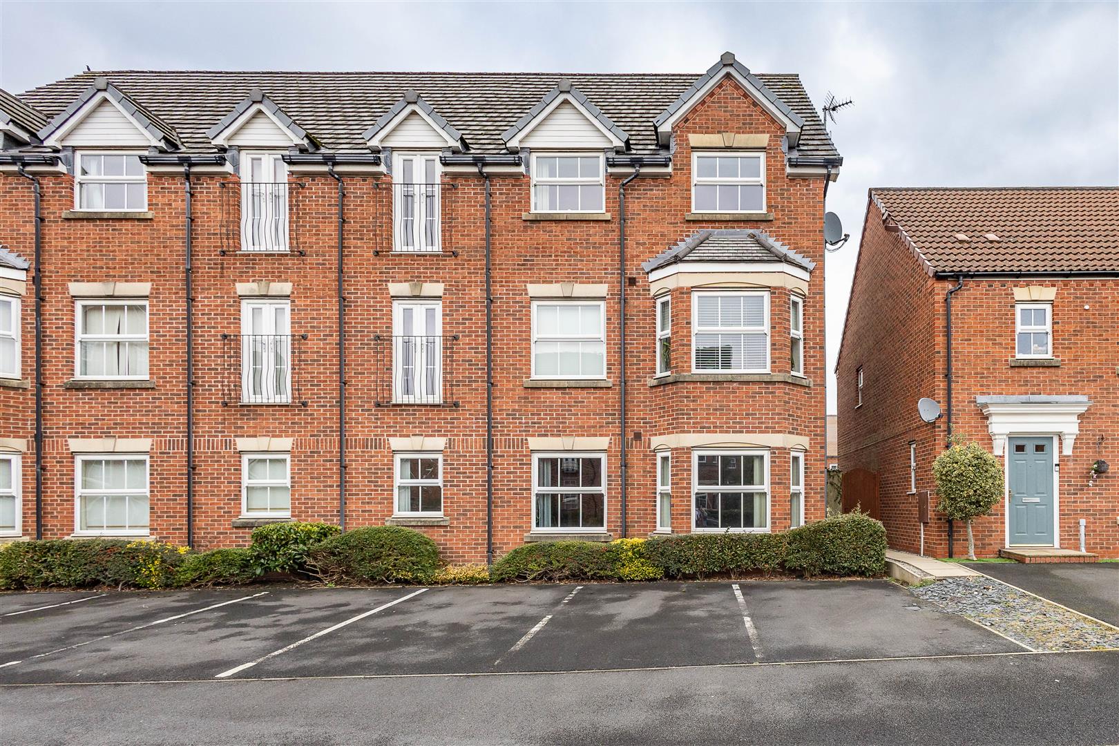 2 bed property in Quins Croft, Leyland